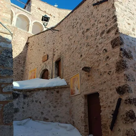 Holiday home Il Riparo Tra Le Due Torri Castel del Monte (Abruzzo)