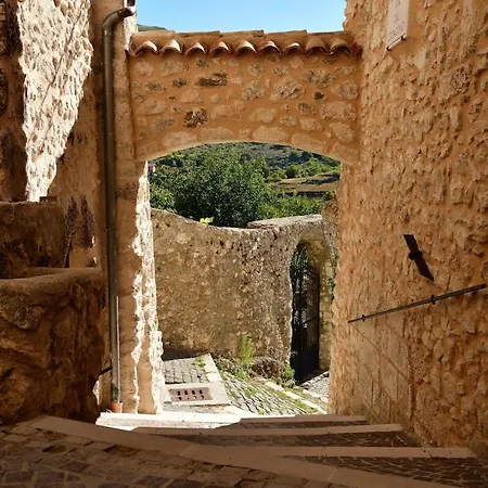 Il Riparo Tra Le Due Torri * 蒙特堡