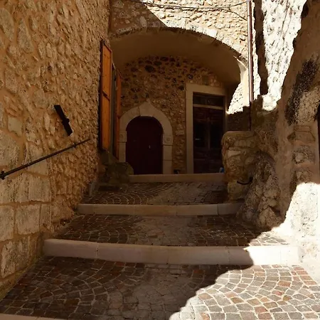 Il Riparo Tra Le Due Torri *