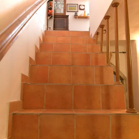 Il Riparo Tra Le Due Torri * Castel del Monte (Abruzzo)