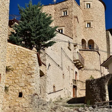 Il Riparo Tra Le Due Torri