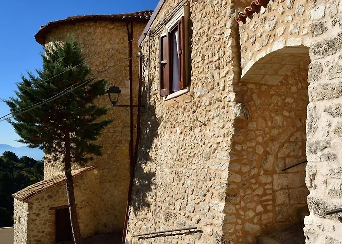 Il Riparo Tra Le Due Torri 蒙特堡