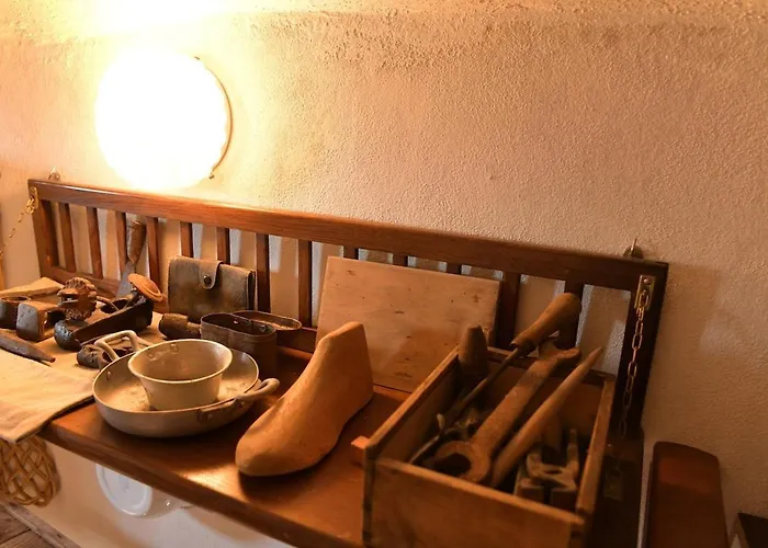 Il Riparo Tra Le Due Torri * Castel del Monte (Abruzzo)