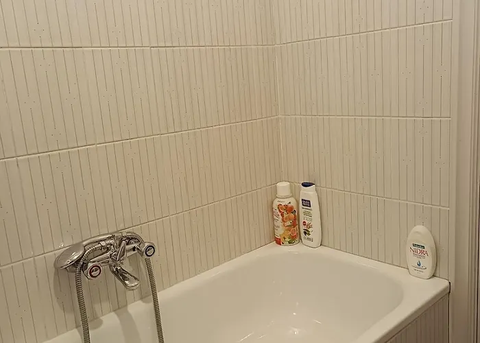 Il Riparo Tra Le Due Torri